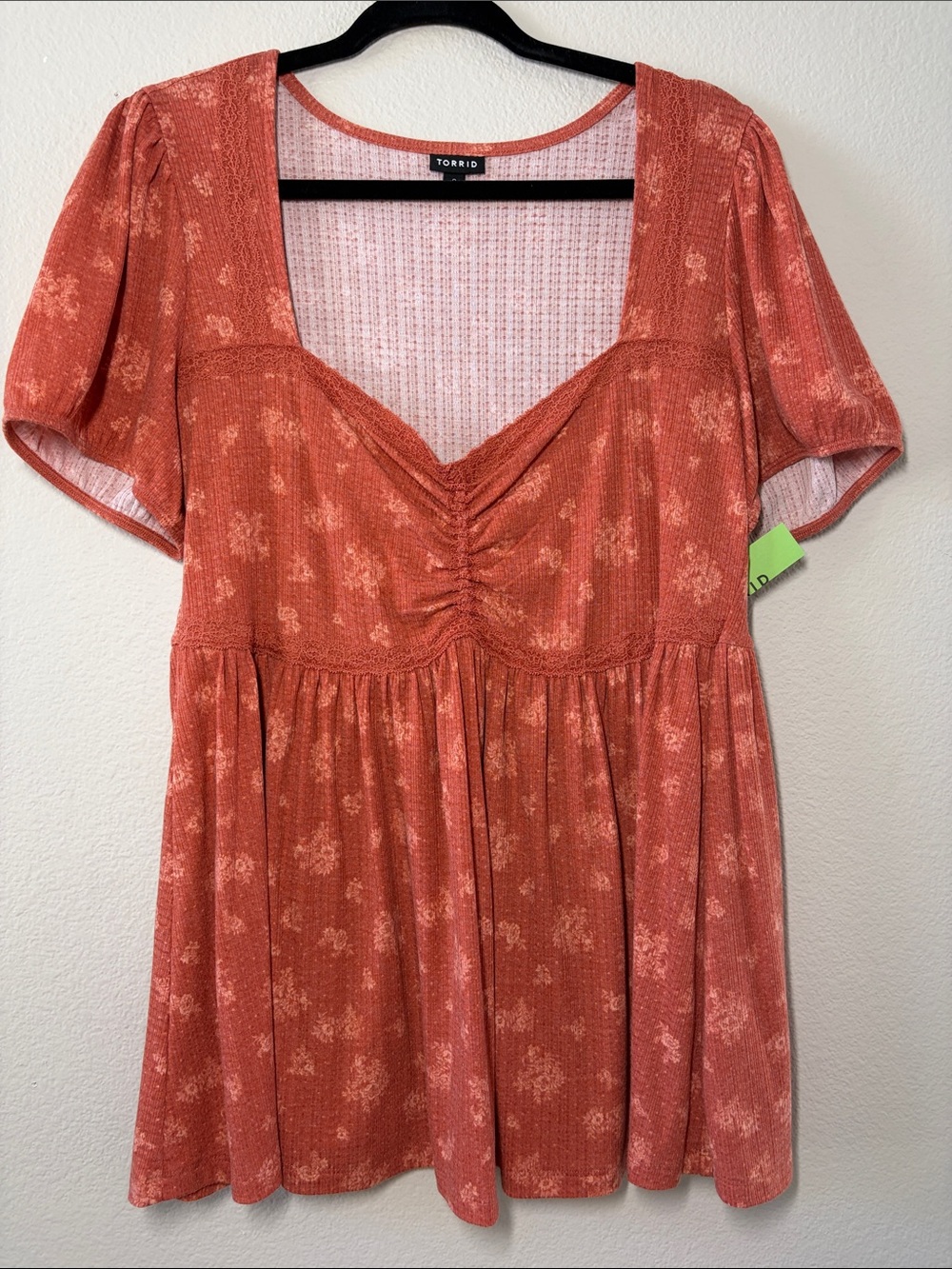 torrid rust floral ruched sweetheart babydoll top.